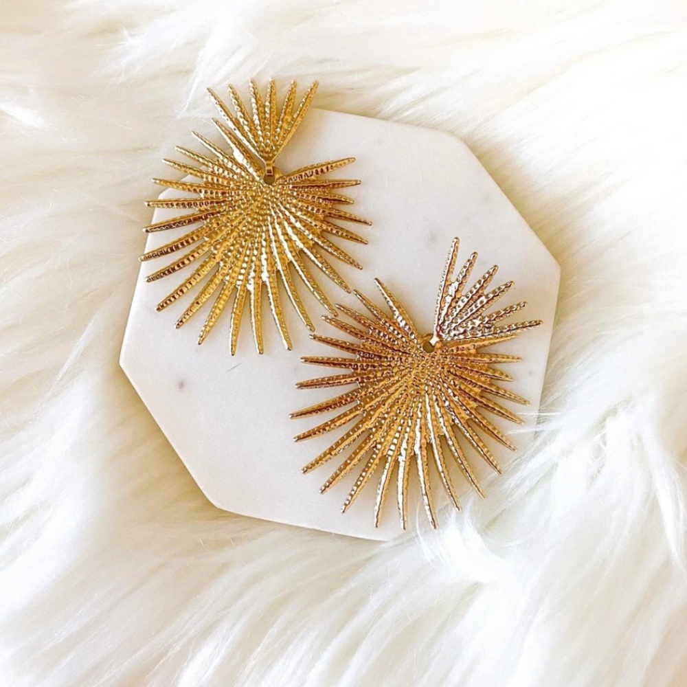 NEW GOLD SUNBURST STATEMENT EARRINGS, NICE EARRINGS, CUTE EARRINGS - Picture 5 of 5
